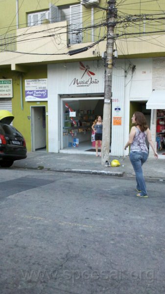 2010-11-08_13-39-21_966.jpg - Maria Joao, A loja da Bia e Bruna em Sao Paulo.